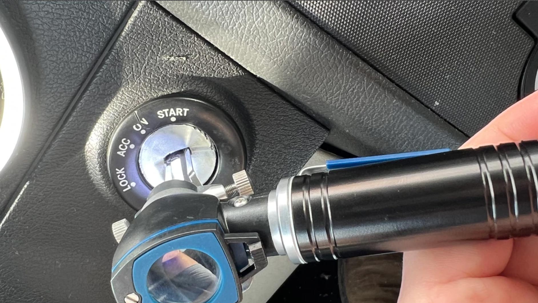 automotive locksmith service