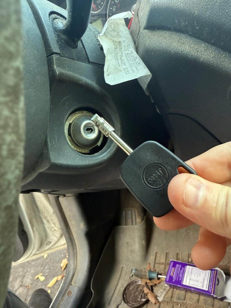 Transponder car key cutting in Buffalo, NY